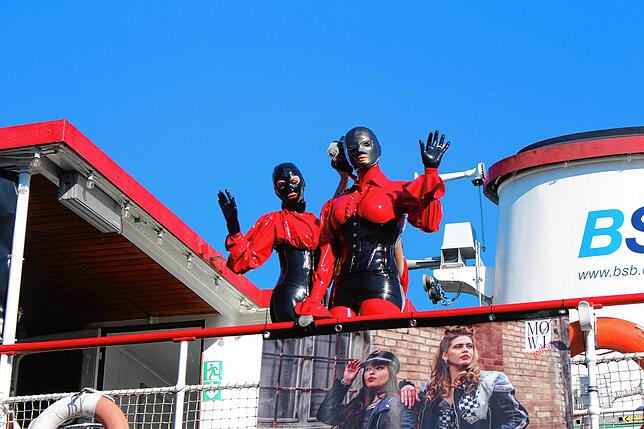 Bild 14: Torture Ship: Bilder vom Boarding in Friedrichshafen