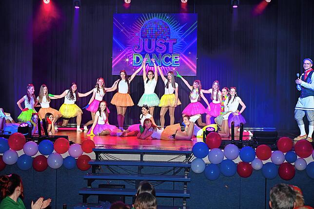 Bild 16: Die besten Bilder vom Bunte Abend des Narrenvereins Schwanenmühle in Unterlauchringen!