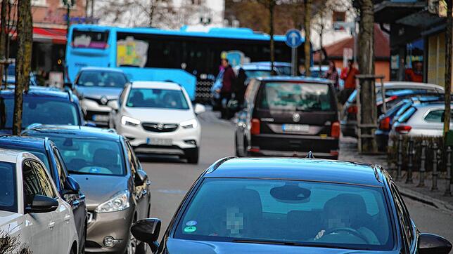 In der Donaueschinger Innenstadt herrscht oft viel Verkehr, so wie hier Anfang 2023.