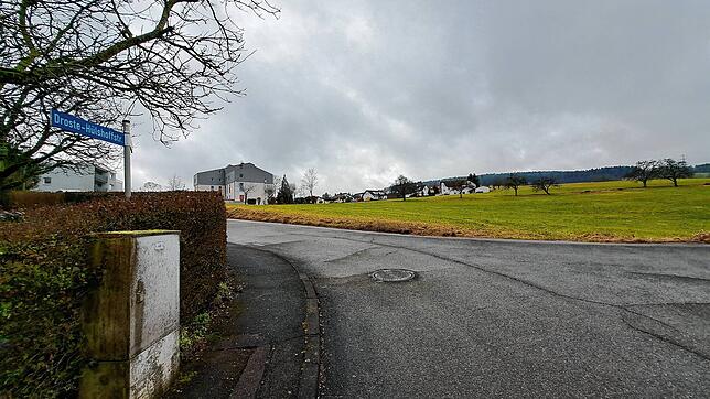 Hier soll schon bald neuer Wohnraum enstehen. Für die Erschließung eines kleineren Baugebiets an der Droste-Hülshoffstraße stehen erste ...