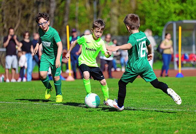 Bild 8: Kleine Kicker ganz groß! Unsere Bilder vom F-Jugendturnier des SC Bankholzen-Moos
