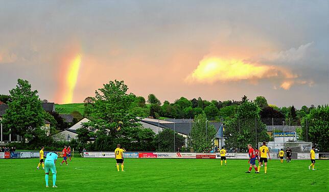 Bild 4: Die besten Bilder vom Spitzenspiel der Bezirksliga Bodensee zwischen Öhningen-Gaienhofen und Salem!
