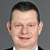 Peter Laier ist seit gut eineinhalb Jahren Vorstand bei ZF für Nutzfahrzeuge und die Industrietechnik. Er ist promovierter Maschinenbauer.