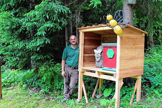 Initiator Sebastian Herb auf dem Bienenlehrpfad in Bonndorf-Holzschlag.