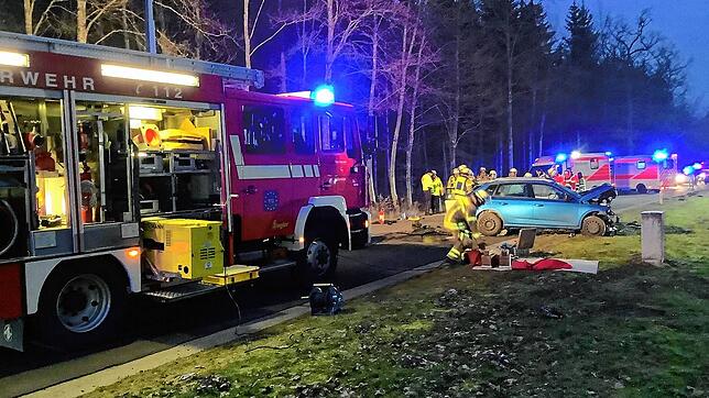 Bei dem schweren Unfall wurde eine 21-Jährige schwer verletzt.
