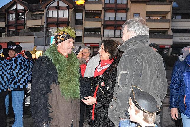 Bild 4: Narrentreffen der Urviecher-Zunft: Bilder vom Eröffnungsumzug (1)