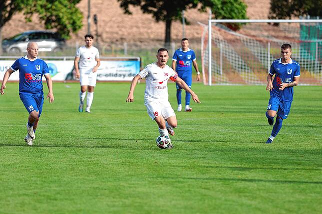 Bild 25: FC Erzingen gewinnt Derby beim SV Jestetten vor 400 Zuschauern mit 3:1 – und wir haben Fotos!