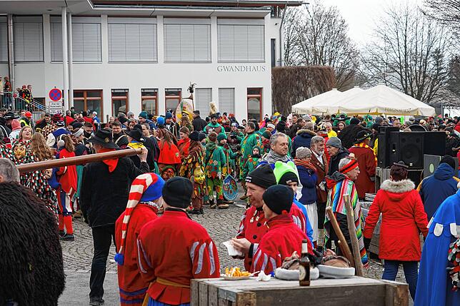 Bild 6: Die schönsten Bilder der Party in Hagnau zu &bdquo;111 Jahre Narrenzunft Eule&ldquo;