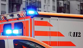 Bild : Zeugen gesucht: Mann wird auf offener Straße angegriffen und muss danach ins Krankenhaus
