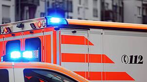 Bild : Zeugen gesucht: Mann wird auf offener Straße angegriffen und muss danach ins Krankenhaus