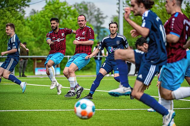 Bild 12: SV Albbruck und SV Obersäckingen trennen sich 1:1 &ndash; und wir haben Bilder!