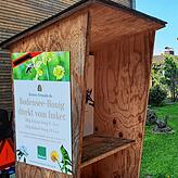 Auch einen Imkerhonig-Stand mit selbst erzeugter Bioware gibt es vor dem Haus in der Händelstraße 6.