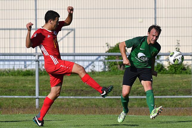 Bild 5: SV Herten rettet ein 1:1 gegen den FC Wallbach &ndash; und wir haben Bilder!
