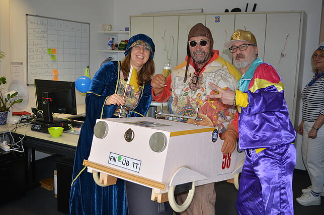 Bild 4: Bilder vom närrischen Besuch in der Markdorfer SÜDKURIER-Redaktion: So bunt und lustig war der Rosenmontag-Vormittag