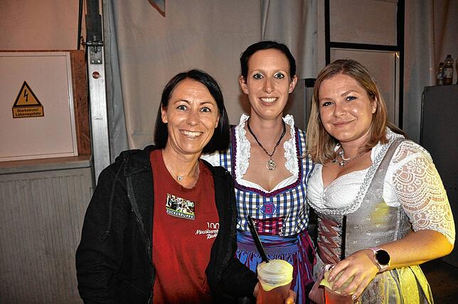Bild 13: Vollgasstimmung war bei der Dirndl- und Lederhosenparty in Leimbach