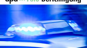 Die Rettungskräfte waren auf der B10 im Landkreis Ludwigsburg im Einsatz. (Symbolbild)