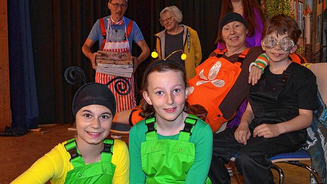Theresa, Thomas Deusch, Bea, Marianne Walter, Birgit Zimmermann, Aylin von Schmidsfeld und Hannes freuen sich schon auf ihren Auftritt ...
