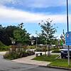 Links an der Straße soll ein Ärztehaus entstehen, dahinter entlang des Stefansfelder Kanals sollen drei Mehrfamilienhäuser folgen. ...