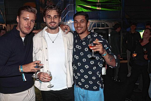 Bild 38: Konstanzer Weinfest 2025: Der Stephansplatz ist voll und die Stimmung prima