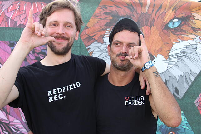 Bild 5: Kurzinterview in Bildern: Sascha Hörold und Michael Breuninger von der Alex Mofa Gang beantworten sechs Fragen stumm