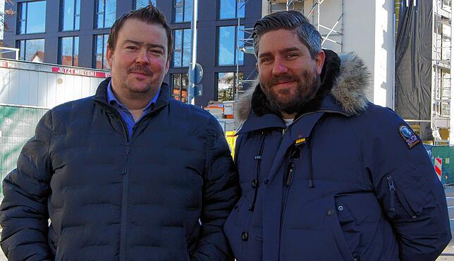 Februar 2022, Bauherr Alexander Stadler (links) und Andreas Strobel sehen sich nach zwei Jahren auf der Zielgeraden. Sie werden das neue ...