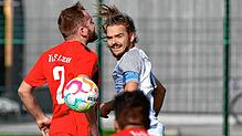 Vorfreude: Tammo Heinzler (rechts, gegen Patrick Schindler im Hinspiel) möchte auch das Rückspiel mit dem FC Tiengen 08 gewinnen.