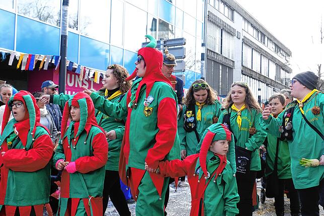 Bild 27: Bilder vom großen Fasnet Samschdig-Umzug der Poppele-Zunft (2)