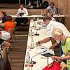 Die Stadträte Dirk Diestel und Kristin Müller-Hausser von der BÜB+ packen ihre Sachen bereits nach dem vierten Tagesordnungspunkt der ...