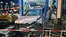 Dieses Bild von dem spektakulären Unfall in St. Georgen stellt das Polizeipräsidium Konstanz zur Verfügung. Das Foto zeigt das ganze ...