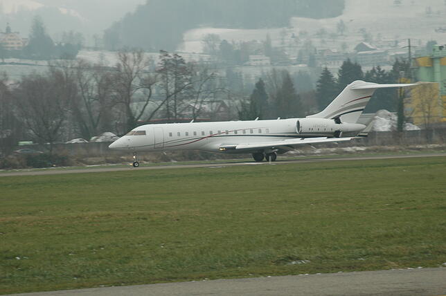 Ein Jet vom Typ Global des kanadischen Herstellers Bombardier bei der Landung am Montag in Altenrhein. Der Langstreckenjet mit mehr als ...