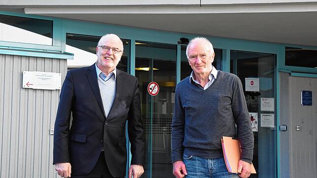 Bürgermeister Rainer Stolz (links) und Ordnungsamtsleiter Peter Fritschi erläutern die neusten Entwicklungen zum Thema Corona und was ...