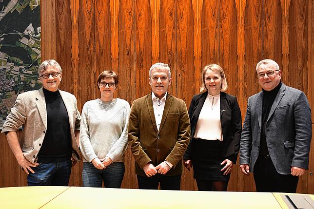 Sie wollen ein groß angelegtes Ärztezentrum nach Rielasingen-Worblingen bringen (von links): Die Architekten Volkmar Schmitt-Förster und ...