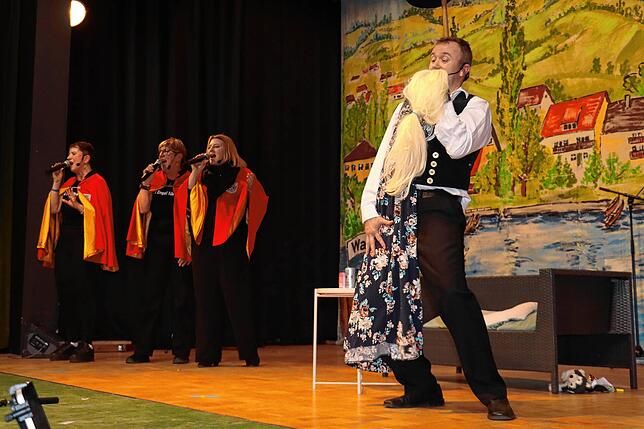 Bild 27: Die Mondfänger vom Untersee begeistern beim Narrenspiegel in Wangen.