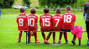 Sechs Konstanzer Fußball-Clubs wollen künftig in der Jugend enger zusammenarbeiten und planen die Gründung eines Jugendfördervereins. ...