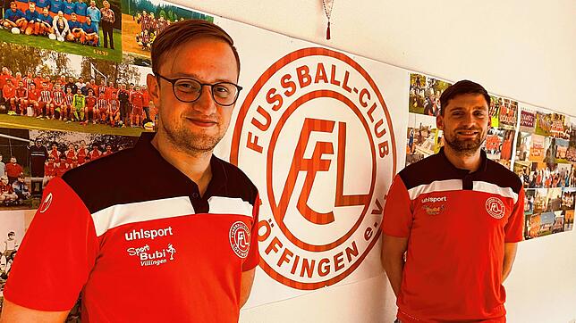 Der neue Coach des FC Löffingen mit dem Vereinsvorsitzenden: Fabian Niederprüm (links) und Benjamin Gaudig.