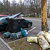 Der Müll wurde vielerorts noch nicht abgeholt, so auch hier in der Bloisstraße in der Waldshuter Bergstadt.