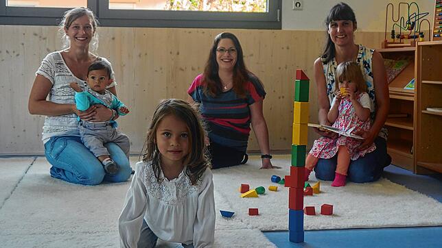 Ein offenes Willkommen: Jana Weis, Silke Schlageter und Cornelia Finkbeiner (von links) vom Trägerverein Familienzentrum Wehr laden ...