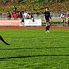 Tor: Routinier Tolga Polat (links vorn) erzielte das 1:0 für den FC 08 Bad Säckingen beim Stadtderby im Hochrhein-Stadion gegen den SV ...