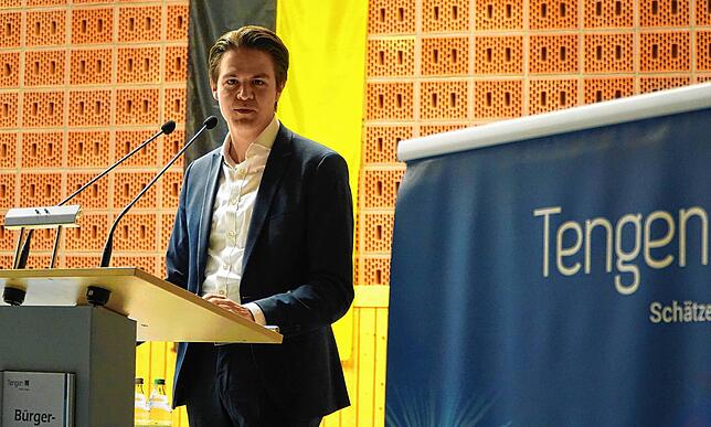 Tengens Bürgermeister Marian Schreier hat aus seiner Gemeine ein Vorzeige-Öko-Energiestädtchen gemacht. Auf Tengens Gemarkung finden ...