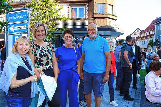 Bild 1: Stadtmusik Löffingen begeistert beim Open-Air-Konzert: Löffinger Städtle ein Klang- und Farbenmeer