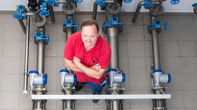 Herr über das Wasser: Stellvertretender Wassermeister Fritz Schäuble rückt aus, wenn es in der Wasserversorgung zu Betriebsstörungen ...
