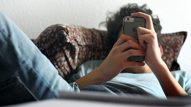 Wie viel Zeit Kinder und Jugendliche mit dem Smartphone verbringen sollten, ist in Familien nicht selten ein Streitthema. Bei vielen ...