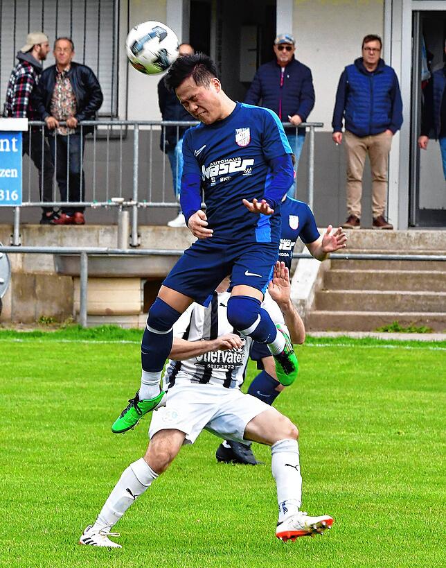 Sprungstark: Abwehrspieler Max Le (24) verlässt den VfB Waldshut und spielt künftig beim TuS Stetten in der Bezirksliga.