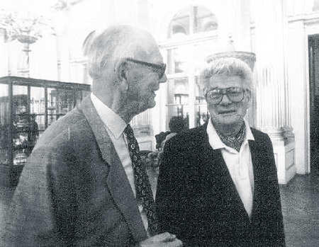 Graf Lennart Bernadotte und sein Cousin, der Prinz Michel Romanoff in St. Petersburg.