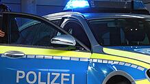 Die Polizei sucht Zeugen zu einem Vorfall zwischen zwei Autofahrern. (Symbolfoto)