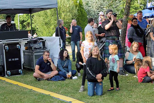 Bild 11: Bilder vom Picknick Konzert beim Blumberger Street Art Festival