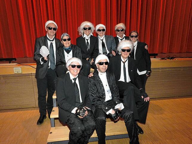 Bild 19: Närrische Stimmung, Gesang und Tanz beim Zunftball 2025