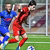 Der FC Pfaffenweiler um Batuhan Bak (rechts) kommt gegen die SpVgg F.A.L. (Kai Huber) nicht über ein 1:1 hinaus.