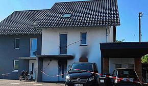 Bei einem Brand in Uhldingen-Mühlhofen sind sechs Menschen verletzt worden. Als Brandursache gilt ein Pedelec-Akku.