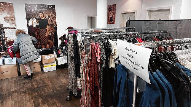 Blick ins Innere des Pop-up-Store: Nastrovje Potsdam bietet vor allem Damenmode.